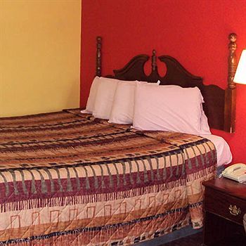 Sunrise Inn - Brownsville Екстер'єр фото