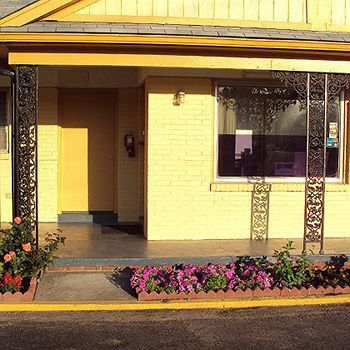 Sunrise Inn - Brownsville Екстер'єр фото