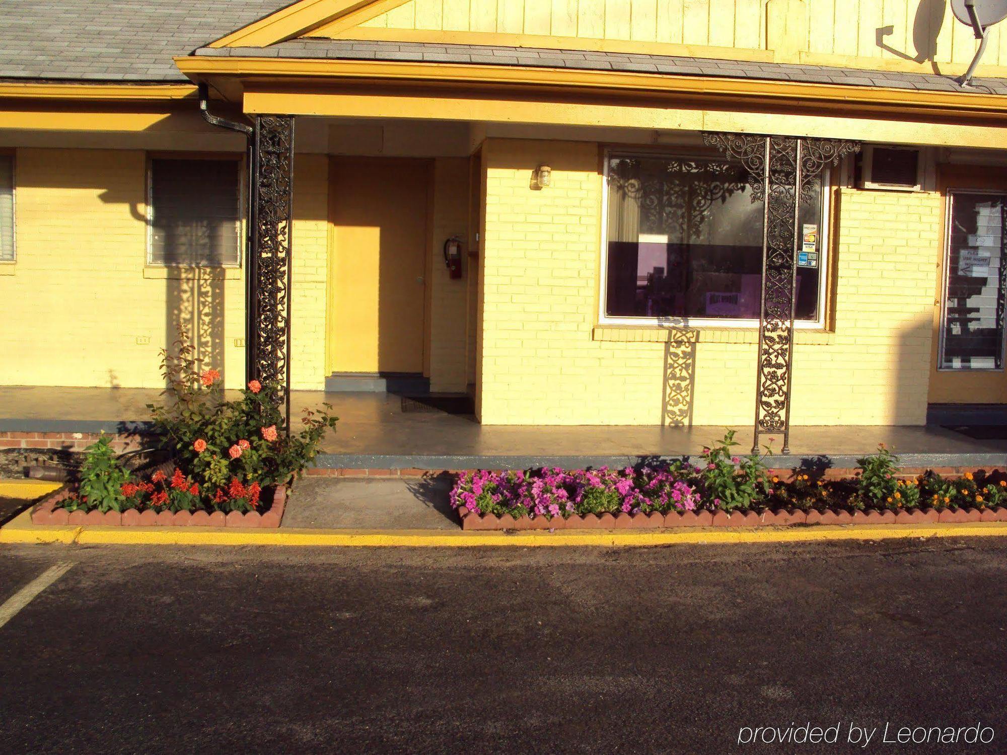 Sunrise Inn - Brownsville Екстер'єр фото